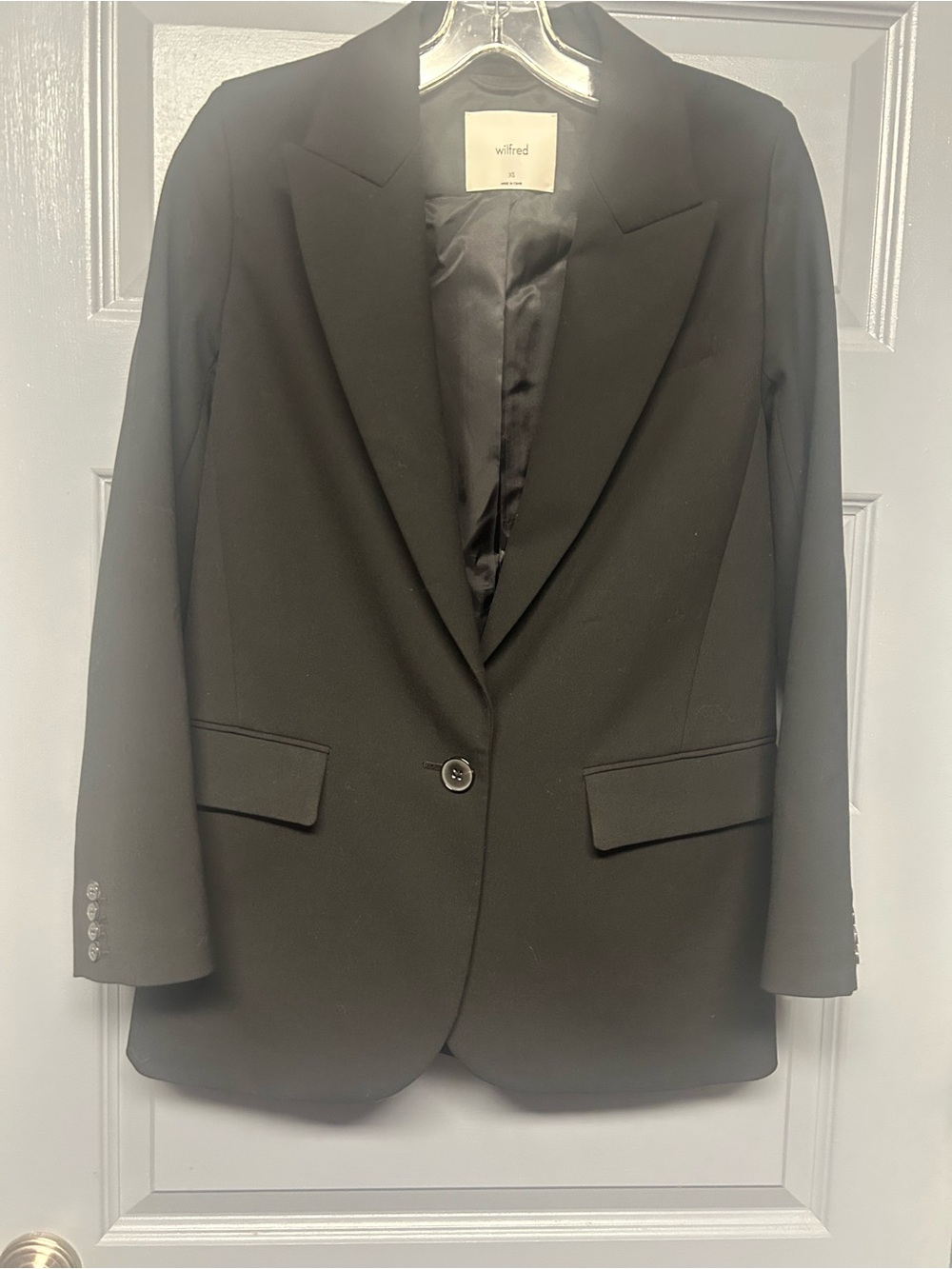 WILFRED by Aritzia single breasted/button classic black blazer. NWT. Size XS
